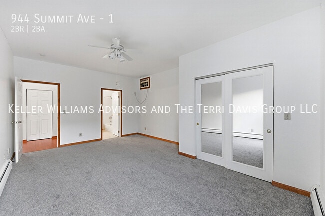 Building Photo - 944 Summit Ave