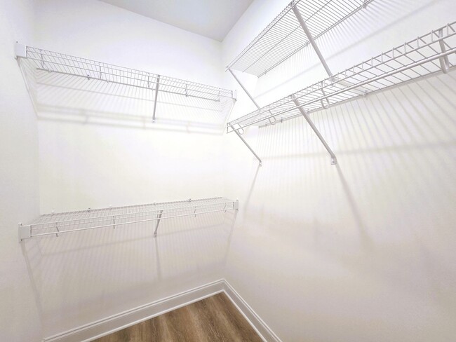 Building Photo - Beautiful new built three-bedroom, two-bat...