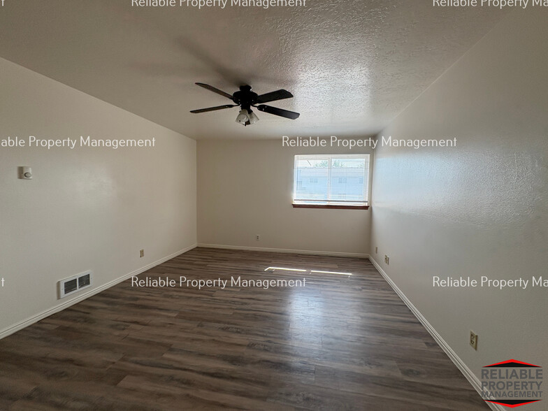 Building Photo - 2122 Meppen Dr