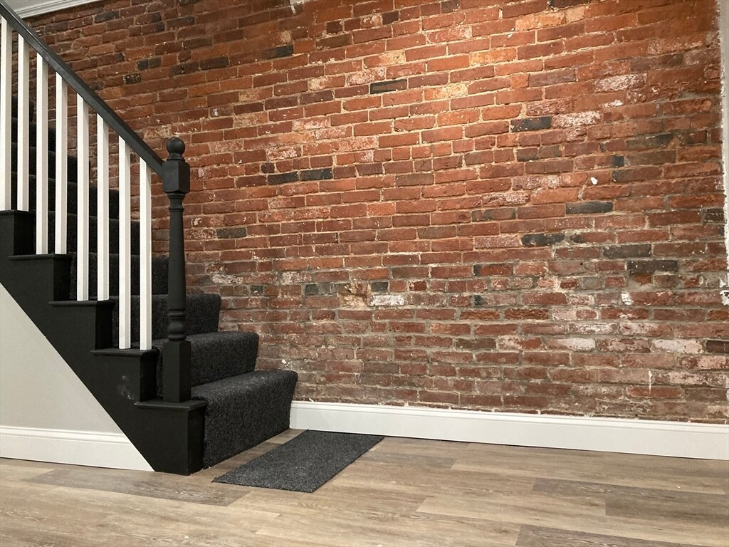 Building Photo - 118 F St