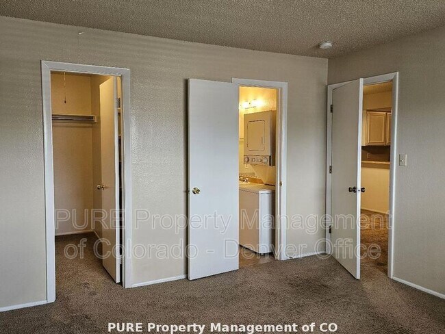 Building Photo - 2390 E Fremont Ave