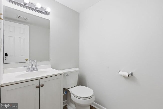 Building Photo - 1211 Springtide Pl