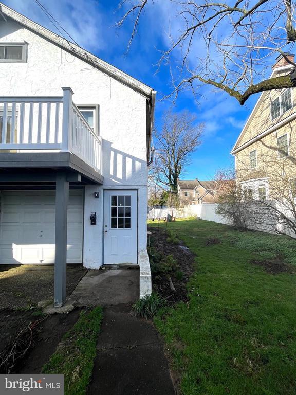 Building Photo - 18 Mercer Ave