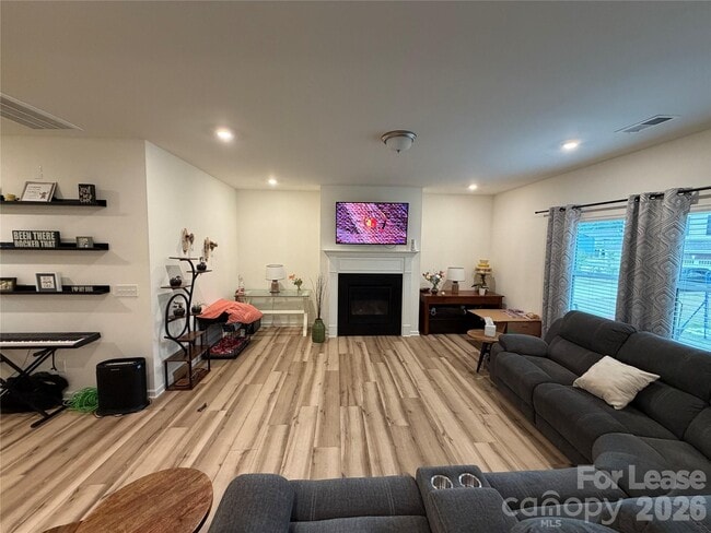 Building Photo - 4680 Courtney Crk Dr