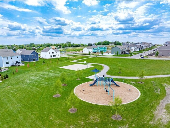 Building Photo - 717 Winterberry Ln