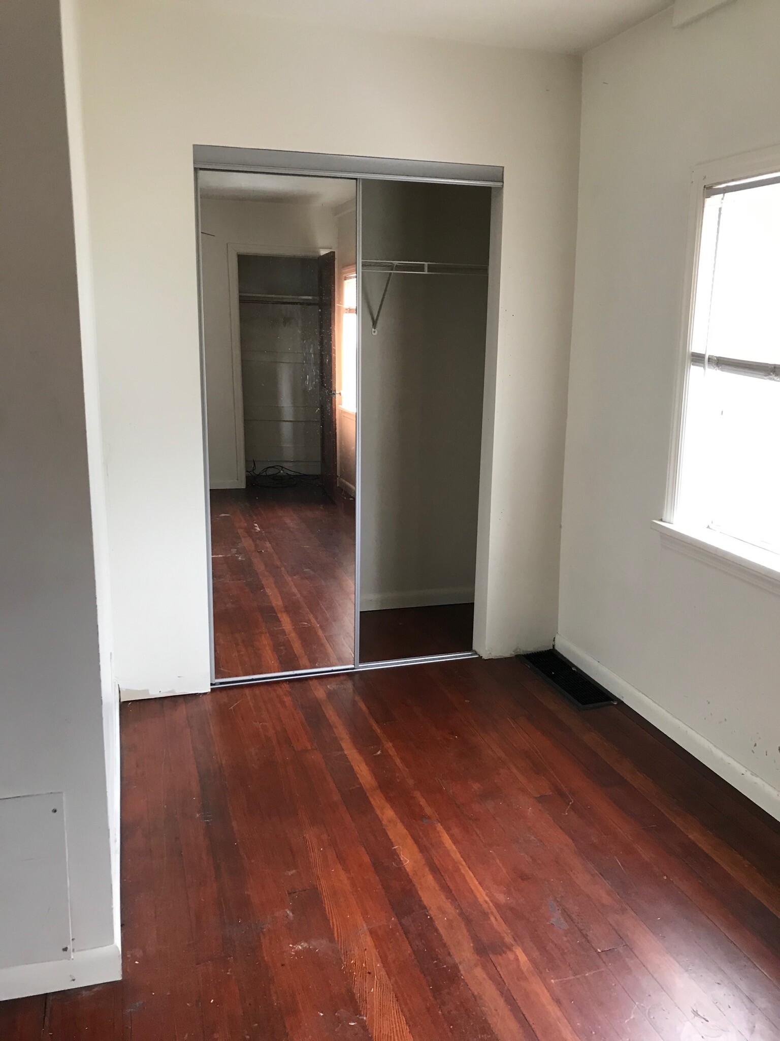 Building Photo - 2816 Edwards Way