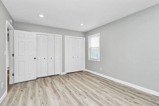 Building Photo - Charmingly Updated 3BD/2BA Ranch Home in Birnam Woods!