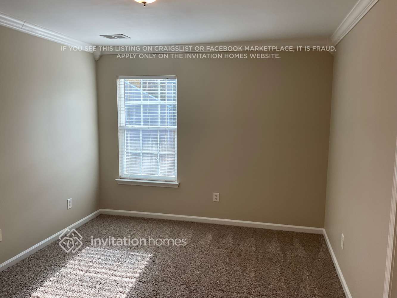 Building Photo - 2440 Sheldon Pl