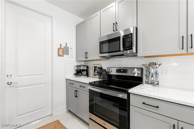 Building Photo - 7578 Rockefeller Dr