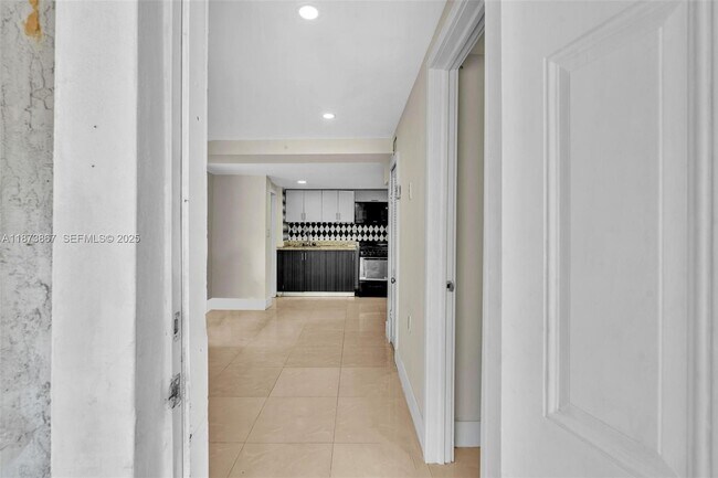 Building Photo - 921 NW 110th St