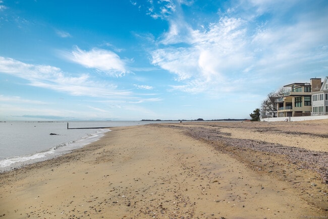 Building Photo - 15 Sols Point Rd