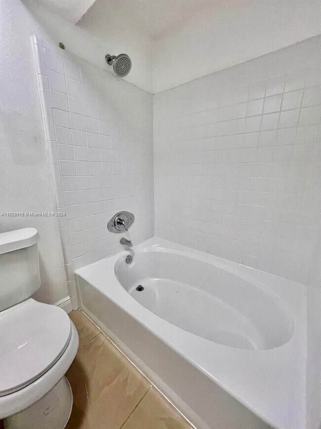 Building Photo - 10440 SW 156th Ct