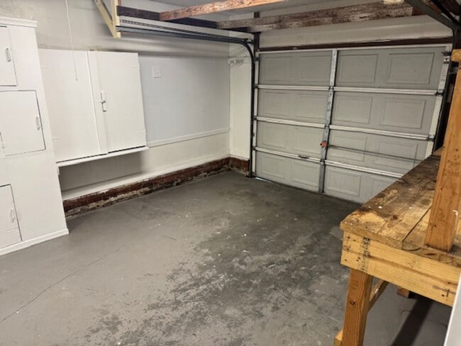 Building Photo - 222 Poplar Rd