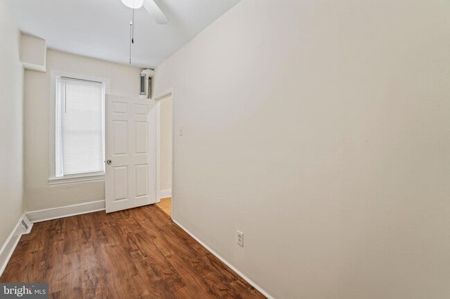 Building Photo - 2223 Frankford Ave