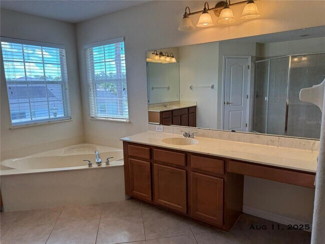 Building Photo - 930 Timber Isle Dr