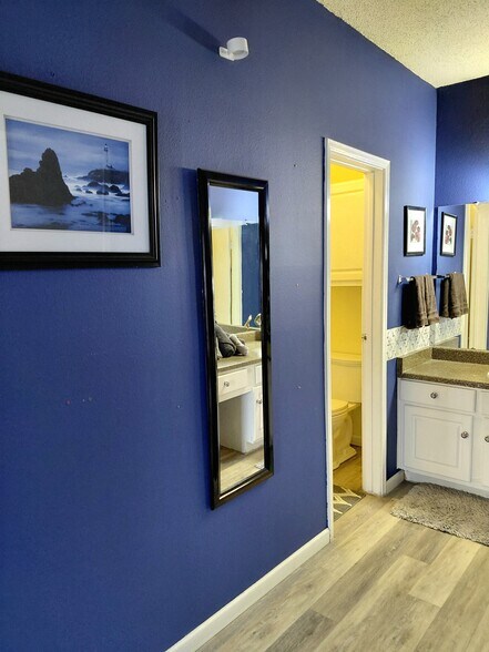 Building Photo - 12166 Metric Blvd