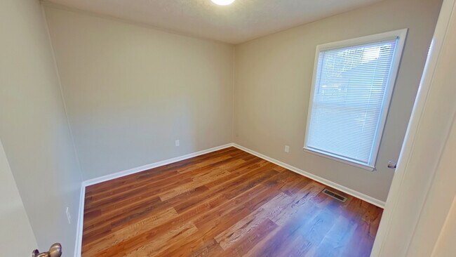 Building Photo - 928 Winterberry Dr