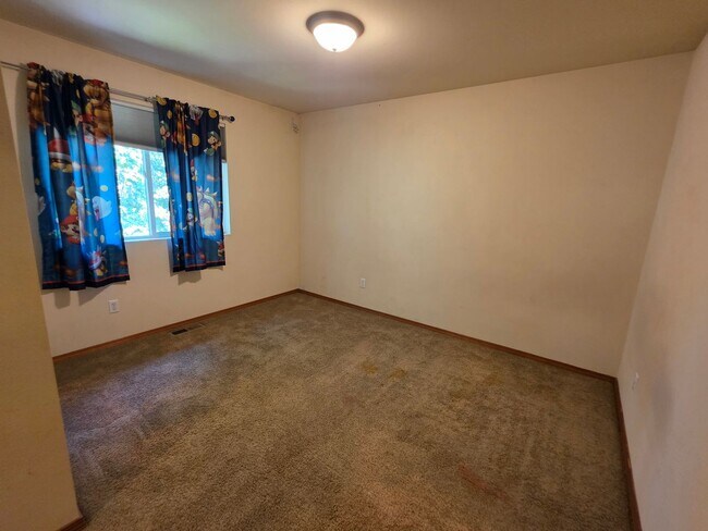 Building Photo - 1080 Heron Ridge Ave