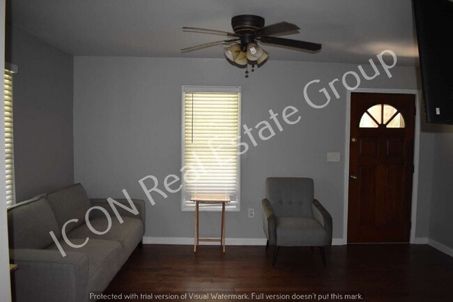 Building Photo - 1/1 home with detached garage