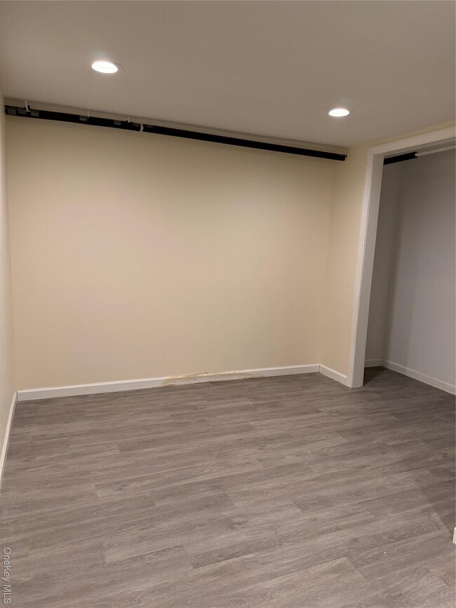 Building Photo - 660 S 10th St