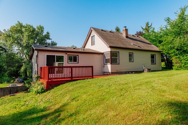 Building Photo - S76W19414 Prospect Dr