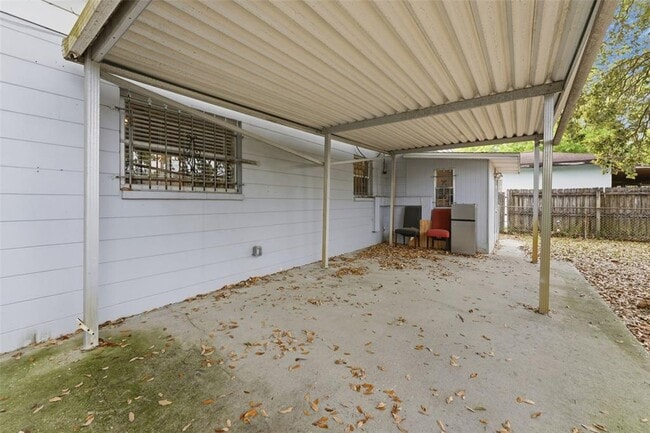 Building Photo - 2711 W Heiter St