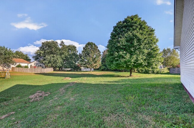 Building Photo - 2109 Dothan Dr