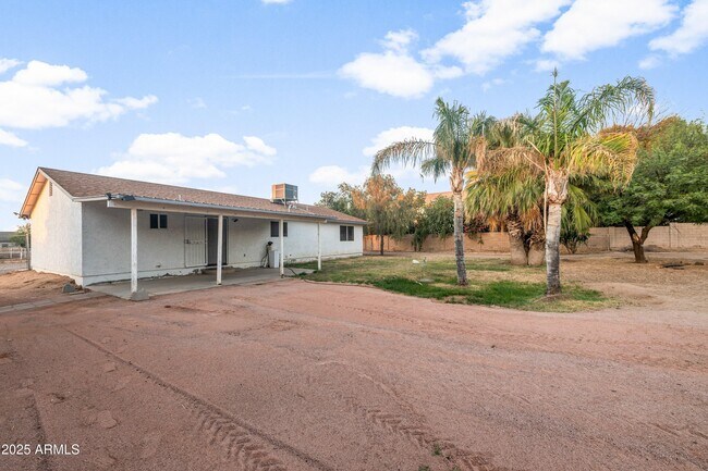 Building Photo - 17707 E Karsten Dr