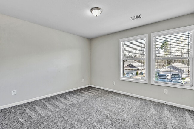 Building Photo - 138 Bermuda Lakes Dr