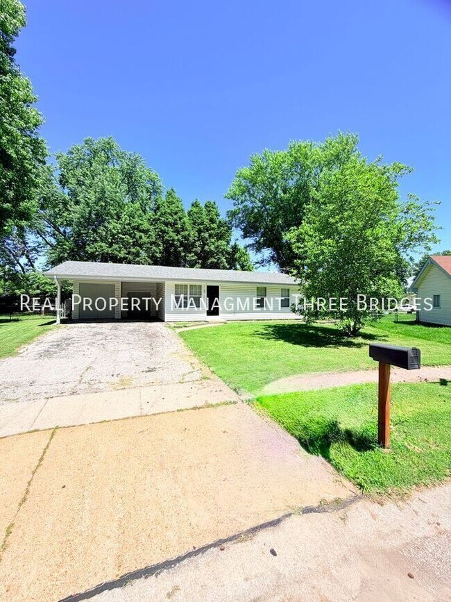 Building Photo - 2857 Dawnview Dr