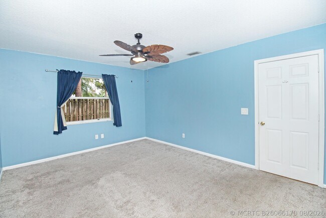 Building Photo - 896 Rose Ct