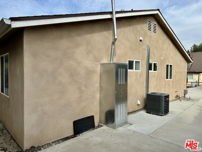 Building Photo - 13787 De Garmo Ave