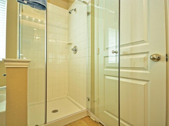 Building Photo - 1413 Short Horn Cove
