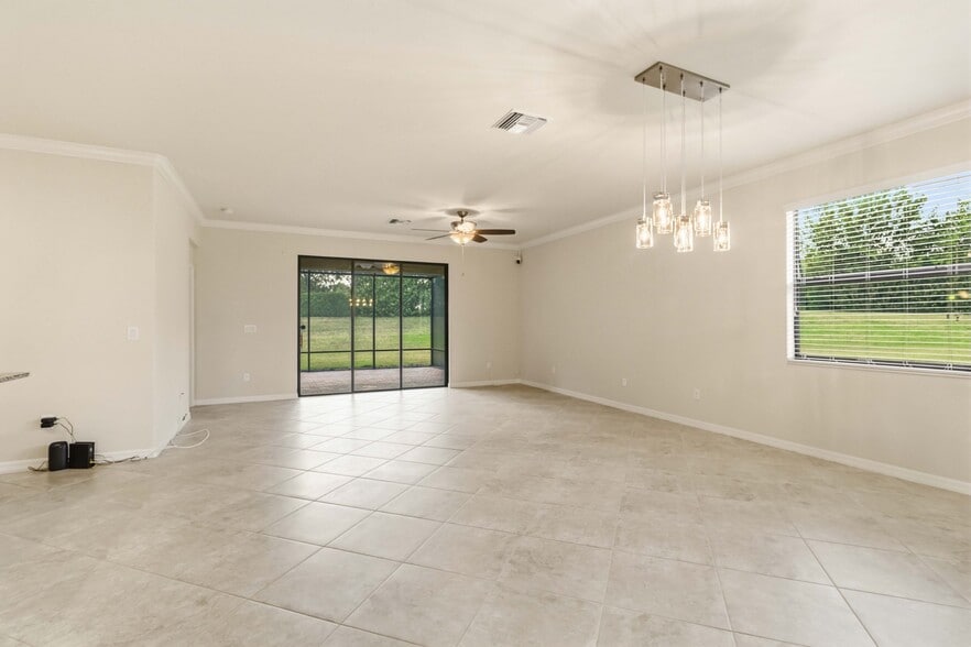 Building Photo - 7156 Marsh View Terrace