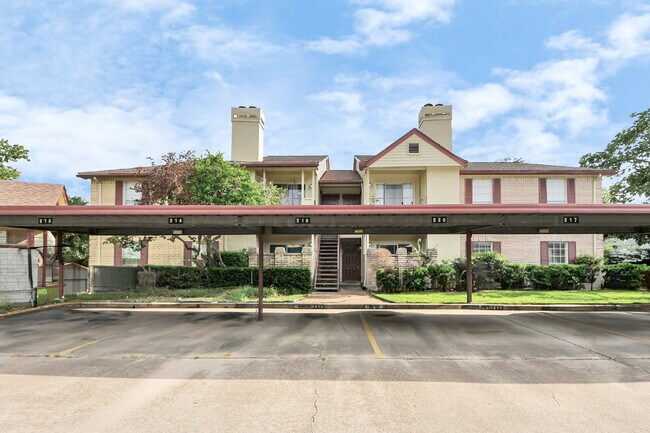 Building Photo - Available!