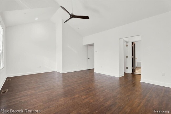 Building Photo - 431 S Eton St