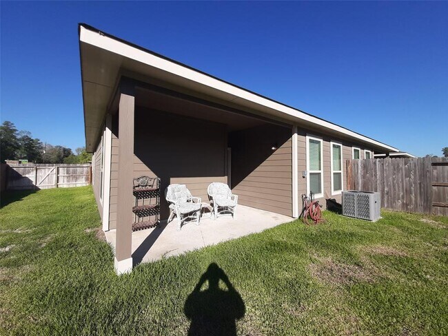 Building Photo - 25104 Pacific Wren Dr
