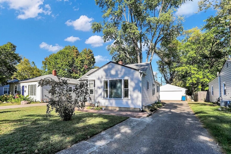 Primary Photo - 5311 Crittenden Ave