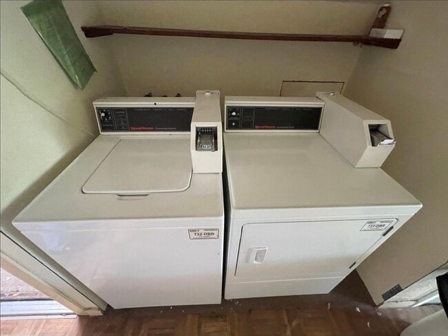 Building Photo - 1901 Brun St