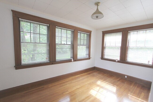 Building Photo - 97 Langdon St