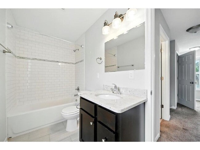 Building Photo - 600 W 32nd St
