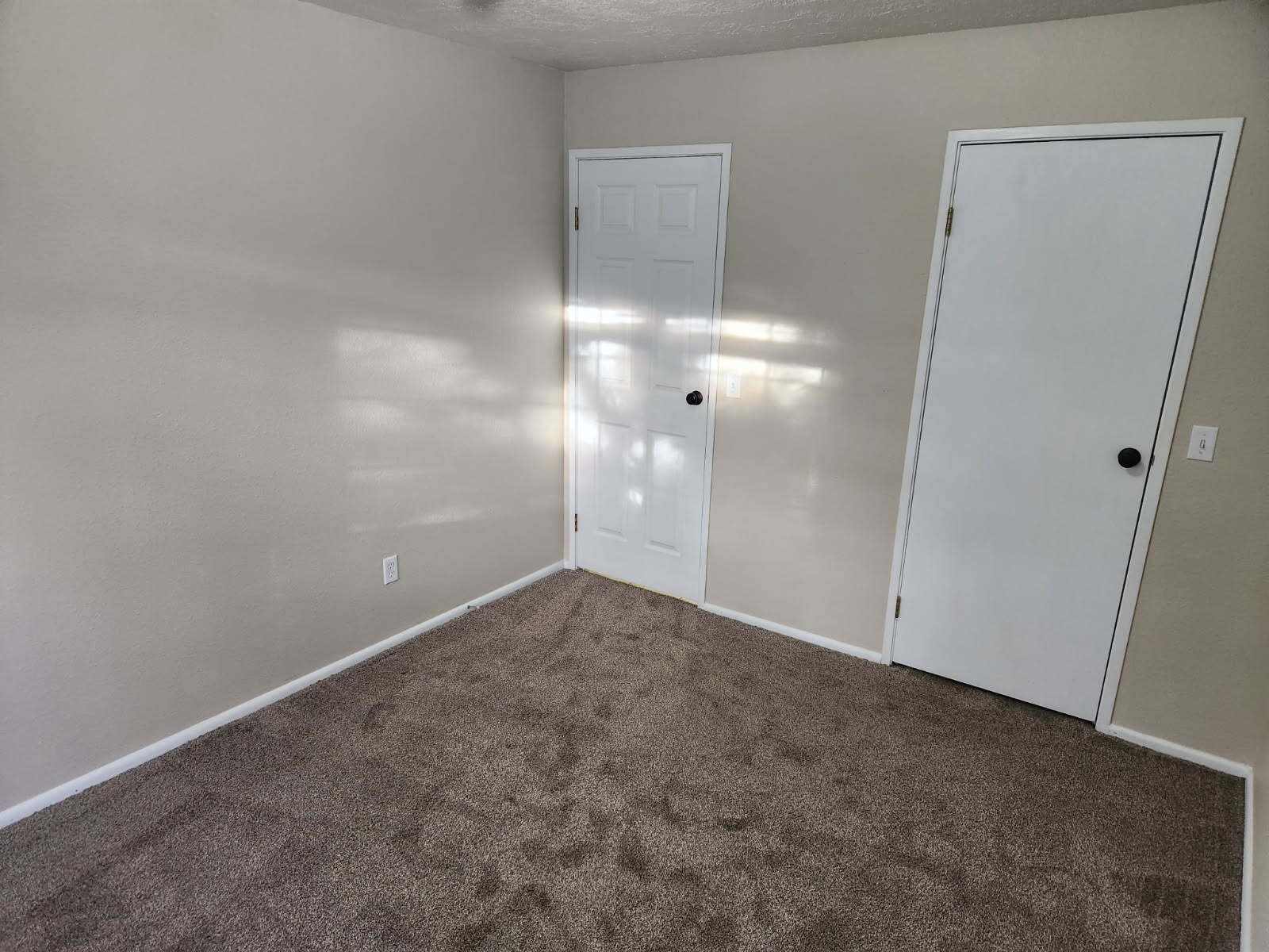 Building Photo - 100 E 600 S