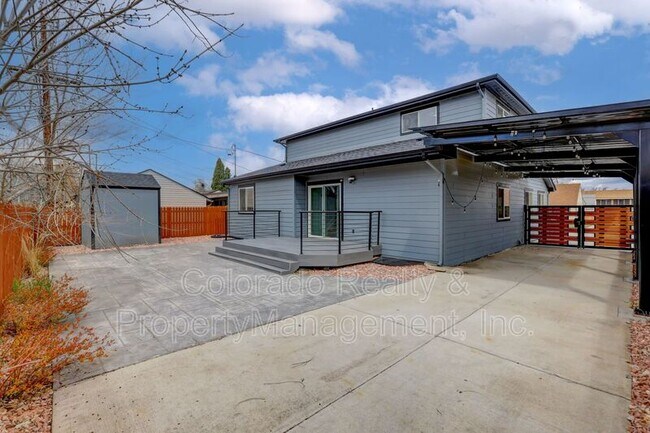 Building Photo - 2581 S Hazel Ct