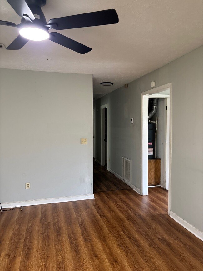 Building Photo - 407 S Washington Ave