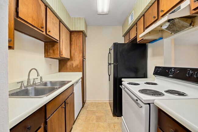 Building Photo - 8517 Hearth Dr