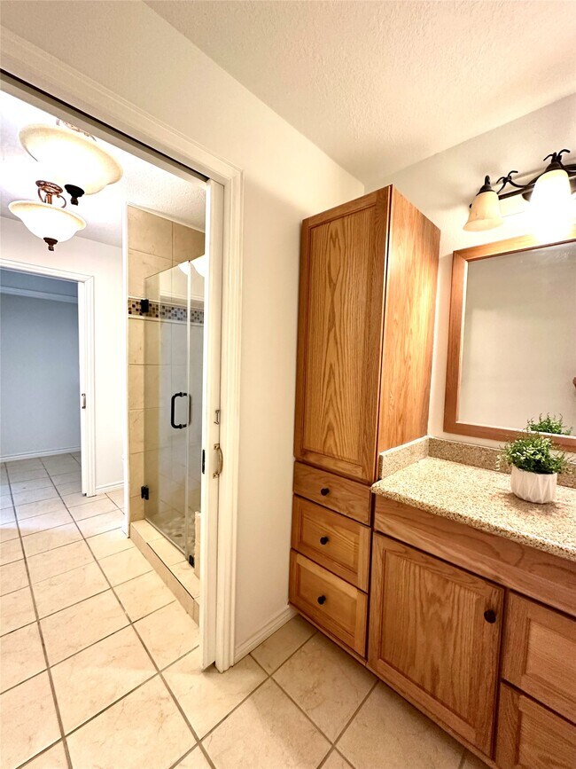 Building Photo - 24914 Aughton Ct
