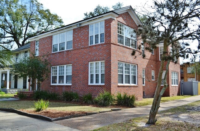 Primary Photo - 2264 Myra St