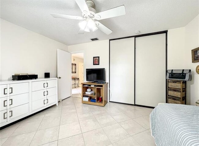 Building Photo - 1 Escondido Cir