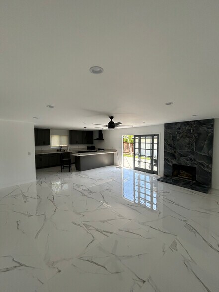 Building Photo - 11314 Hayvenhurst Ave