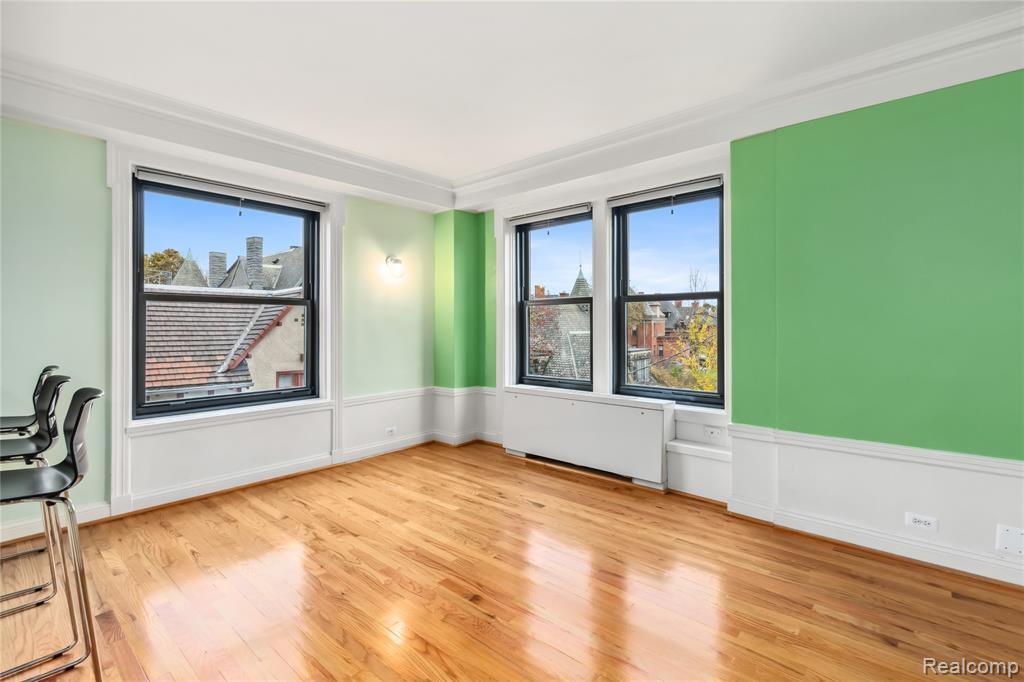 Building Photo - 15 E Kirby St